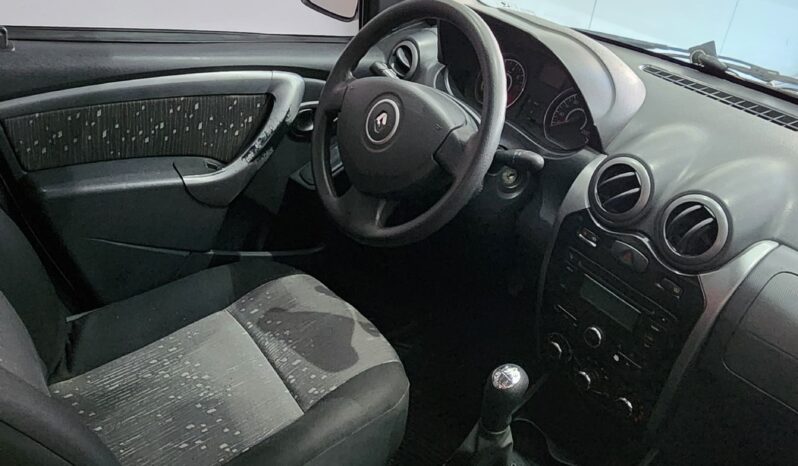 Renault Logan 2012 lleno