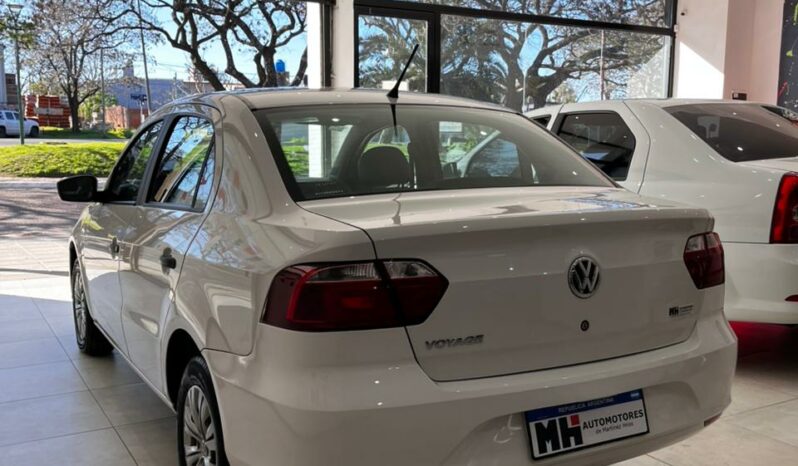 Volkswagen Voyage 2017 lleno