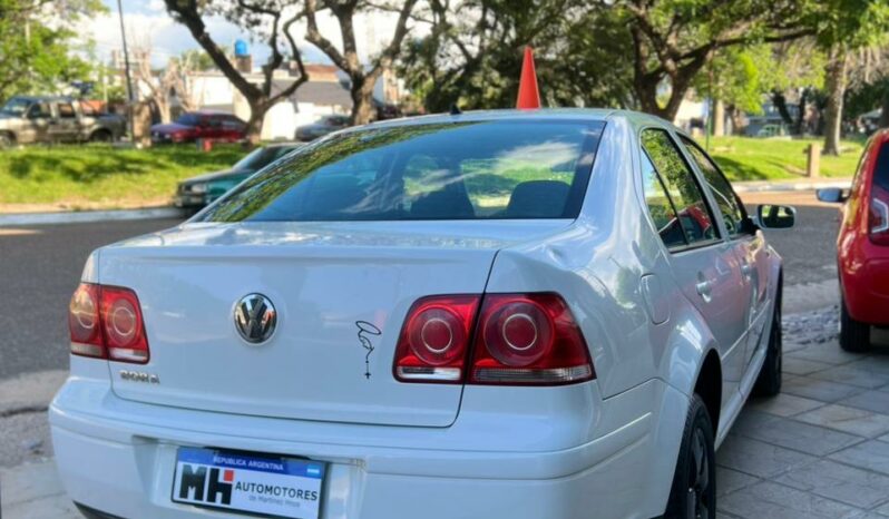 Volkswagen Bora 2011 lleno