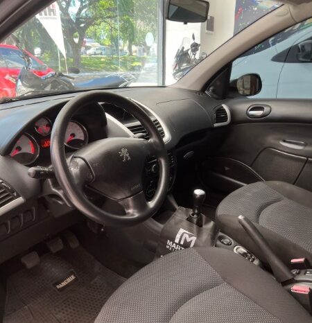 Peugeot 207 Compact 2013 lleno