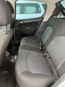 Peugeot 207 Compact 2013 lleno