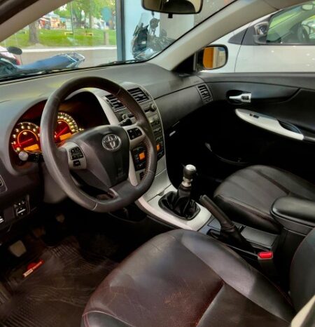 Toyota Corolla 2012 lleno