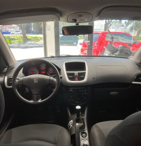 Peugeot 207 Compact 2013 lleno