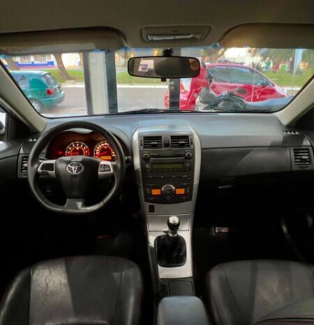 Toyota Corolla 2012 lleno