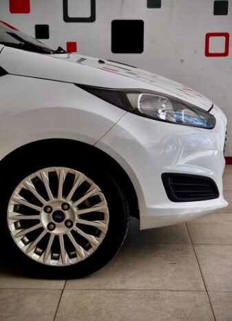 Ford Fiesta 2015 lleno